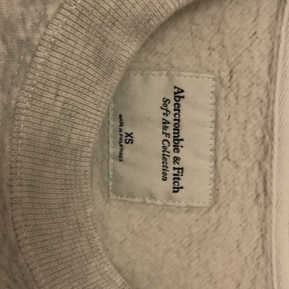 Gray Abercrombie & fitch crew neck size extra small